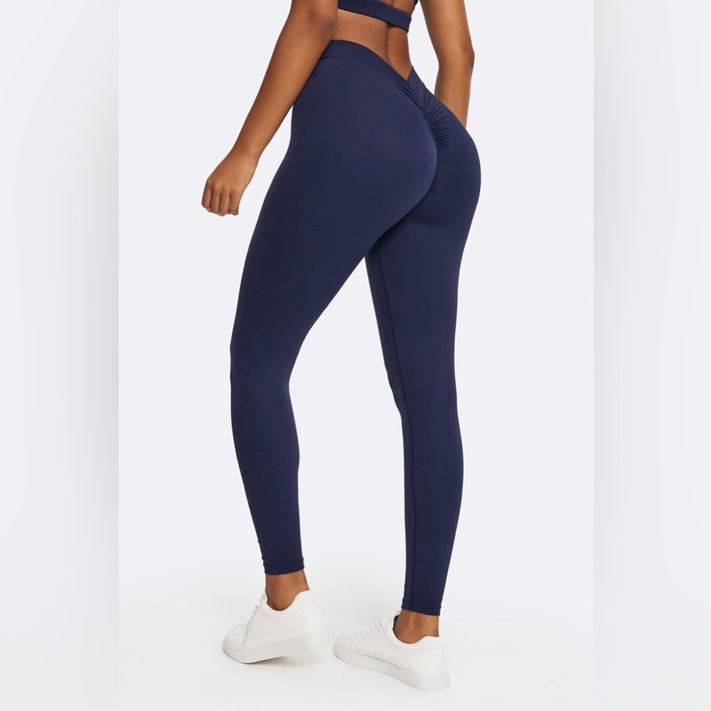 BetterMe
Ruched High-Waisted
Leggings Size Medium